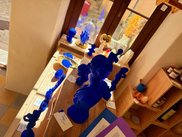 Exposition RE-UUSE.ME — Bleu Klein IKB